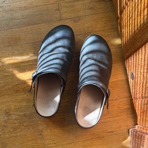 Dansko Berry Clog 42
